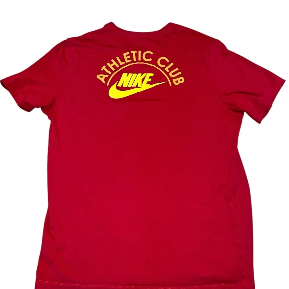 Nike Red Short Sleeve Tee Vibrant Cotton Blend Size XL - Picture 2 of 3